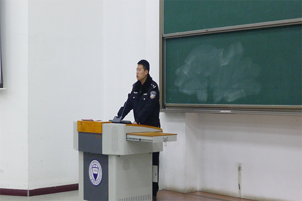 公司成功举办校园贷安全知识教育讲座